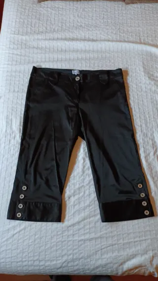 Pantalón pirata negro