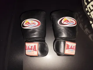 Guantes de Boxeo/Muay Thai Raja Negros