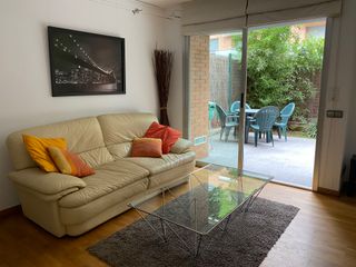 Piso planta baja con gran terraza en alquiler