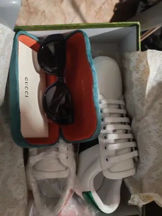 Zapatillas Gucci Blancas con Rayas Verdes y Rojas