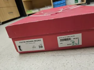 Botas altas de cuero negras para mujer