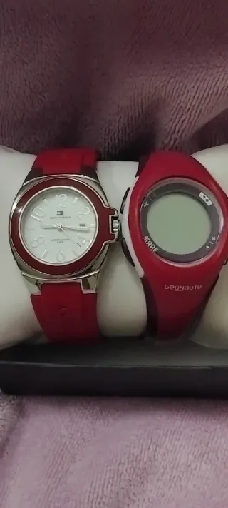 Relojes Tommy Hilfiger y Geonaute Rojos