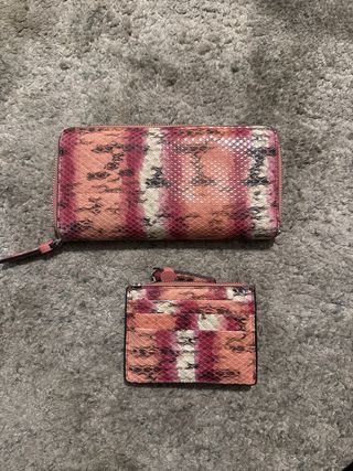 Cartera Parfois grande y pequeña estampado serpien