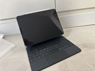 iPad Pro 11” 128GB 2ª gen + lápiz + teclado