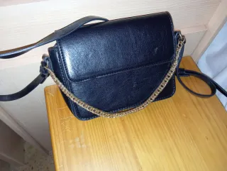 Bolso Mango Negro Cadena Dorada