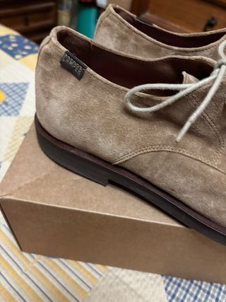 Lote de ropa y calzado de primeras marcas .