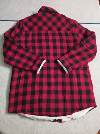 Chaqueta Zara mujer cuadros polar roja y negra