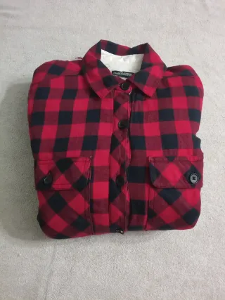 Chaqueta Zara mujer cuadros polar roja y negra