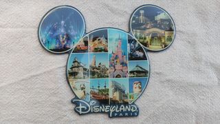 Imán 25 - Disneyland París - Mickey Mouse con much