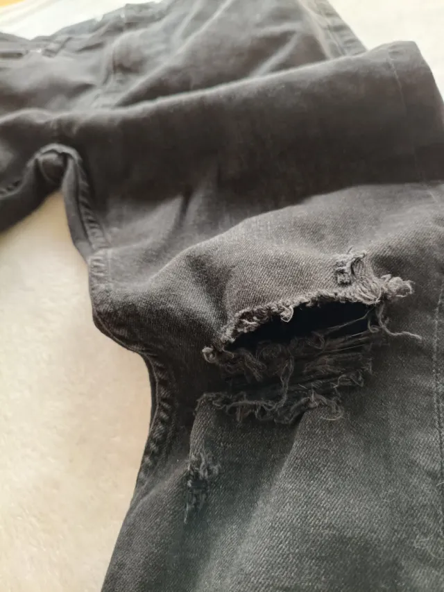 Black Distressed Skinny Jeans - Talla S