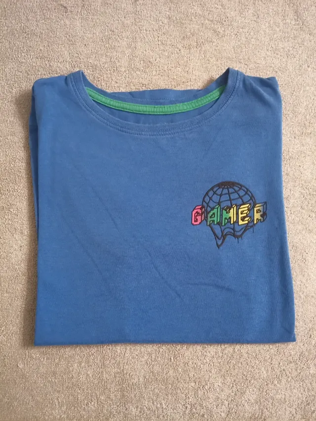Camiseta infantil azul con estampado "Gamer"
