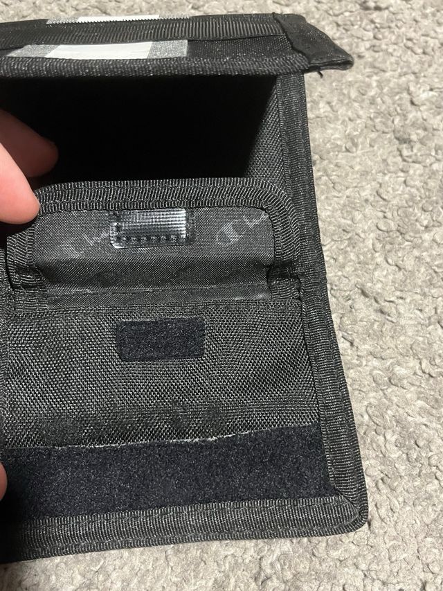 Cartera Champion Negra Gris Blanca