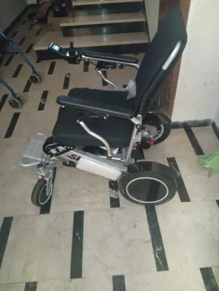 Silla de ruedas eléctrica nueva