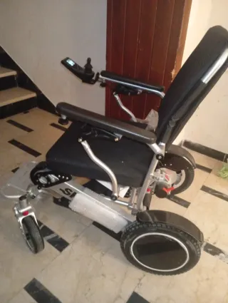 Silla de ruedas eléctrica nueva