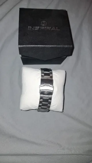 Reloj Inspiral súper elegante y bonito