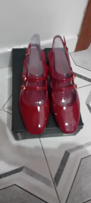 Scarpe rosse vernice n.38 mai usate