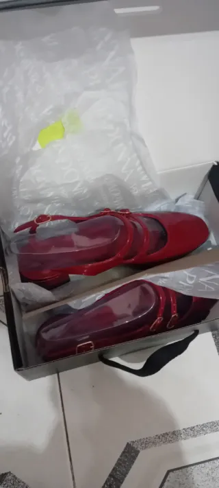 Scarpe rosse vernice n.38 mai usate