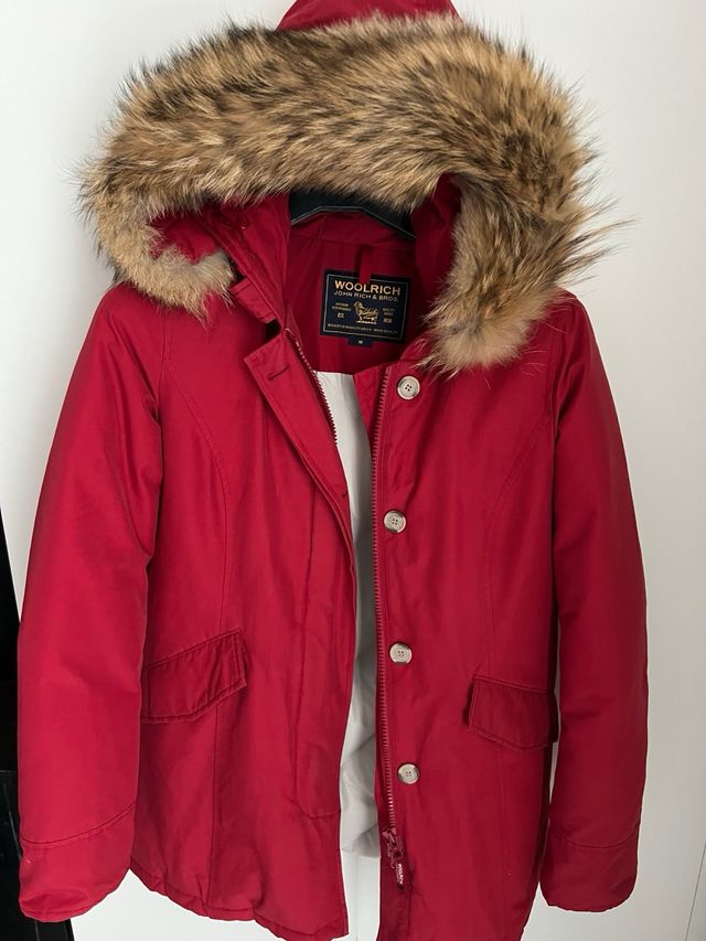 Woolrich parka rossa con cappuccio