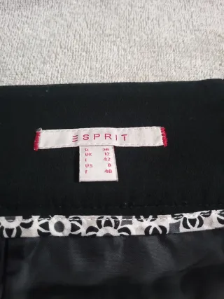 Falda corta negra Esprit