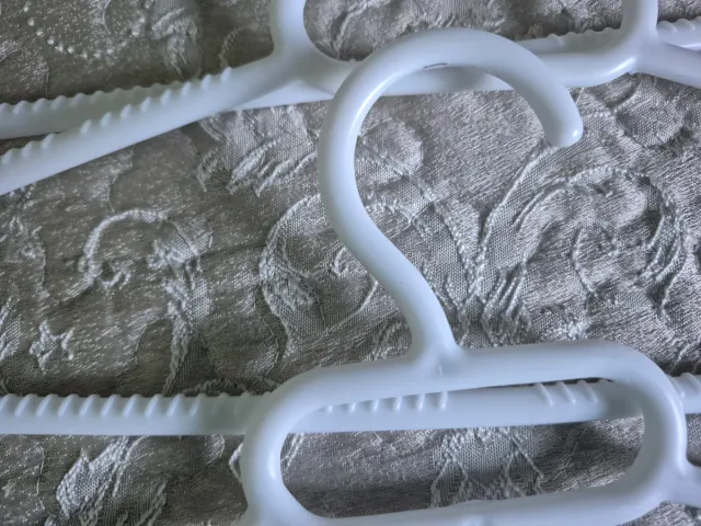 Lote 10 Perchas Plástico Blancas