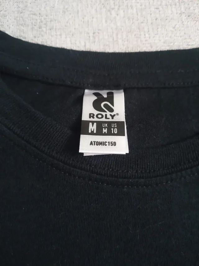 Camiseta manga corta, negra marca "Roly" talla "M"