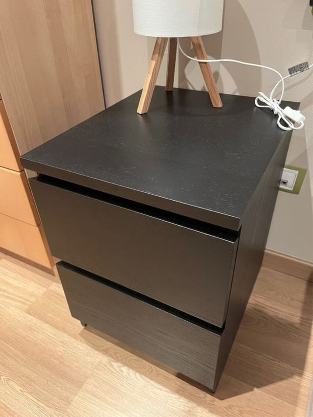 Pareja de mesitas de noche