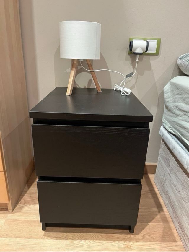 Pareja de mesitas de noche