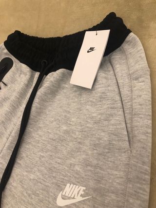 Nike Tech color negro y gris talla M a estrenar