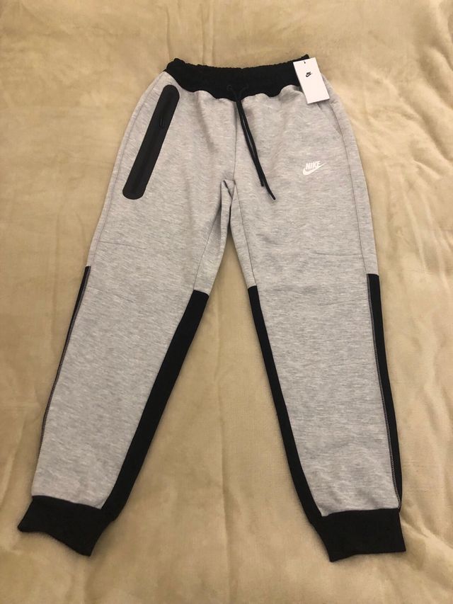 Nike Tech color negro y gris talla M a estrenar