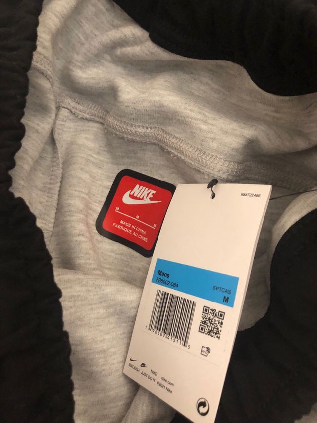 Nike Tech color negro y gris talla M a estrenar