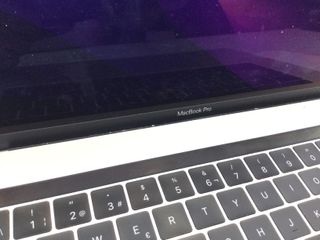 portatil apple apple macbook pro core i7 2.6 15 touchbar (2016) (a1707)