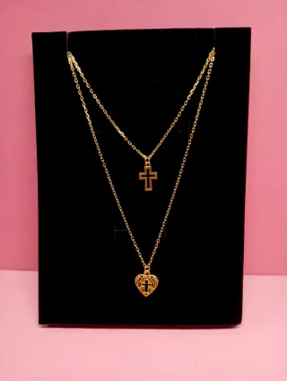 Collar Doble Corazón y Cruz Dorado
