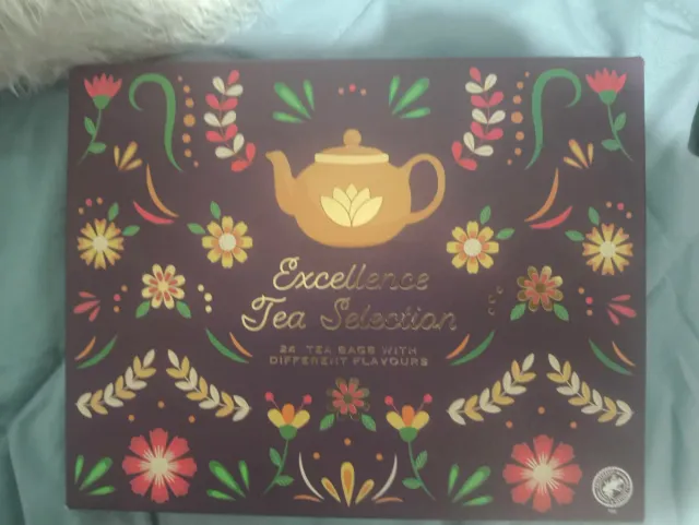 Pack Navidad: Caja Té y Lata Galletas