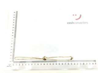 manita oro 18k con piedra