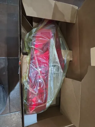 Piloto trasero izquierdo Renault Megane 2011