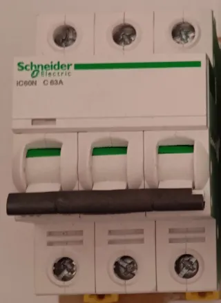 Interruptor Automático Magnetotérmico IC60N 3 Polo