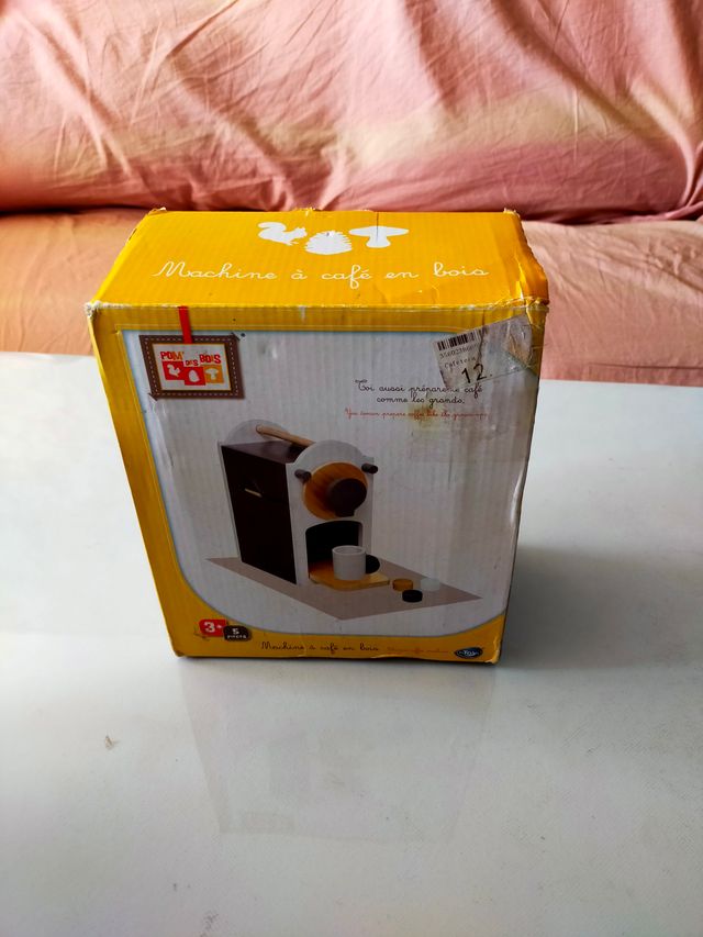 Máquina de café de madera para niños