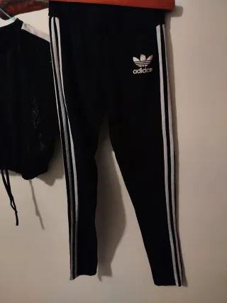 Conjunto Adidas: Leggins y Sudadera