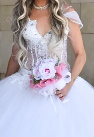 Vestido de Novia Princesa Brillante incluye cancán