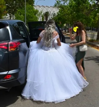 Vestido de Novia Princesa Brillante incluye cancán