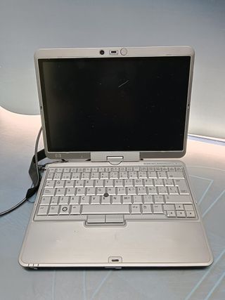 Portatil HP Core duo 2710P v7600, 3 g de ram, 120 gb de disco duro, windows 7