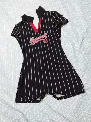 Mono corto estilo béisbol