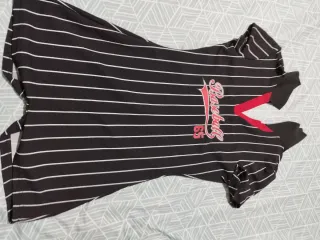 Mono corto estilo béisbol