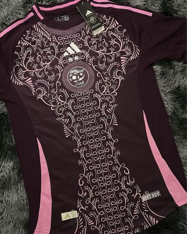 Camiseta Argelia - Rosa y Negro