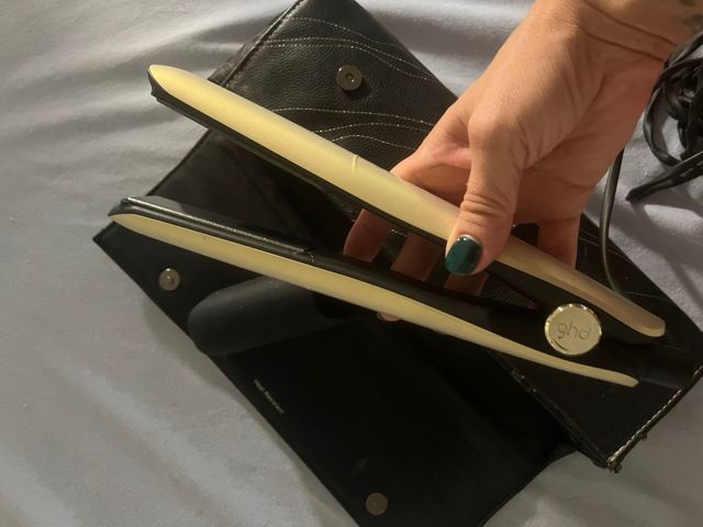 Plancha GHD Negra y Dorada