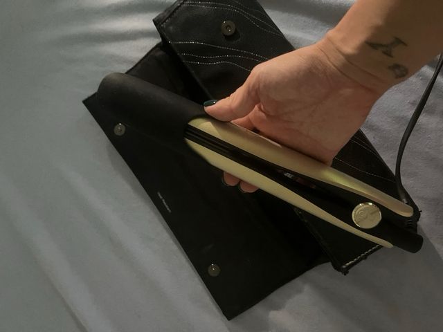 Plancha GHD Negra y Dorada