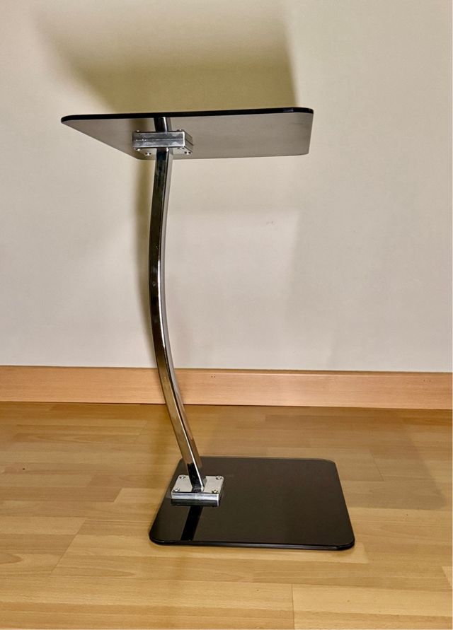 Mesa revistero Neus negra cristal y metal