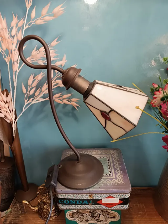 Lámpara de mesa Tiffany cristal y metal