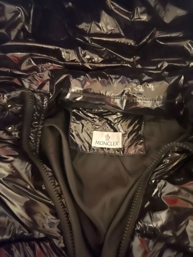 Chaqueta Negra Brillante