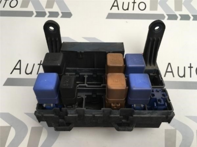 Caja reles nissan patrol gr y61